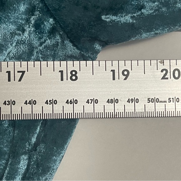 Teal Crushed Velvet V-Neck Bodysuit - Picture 5 of 10